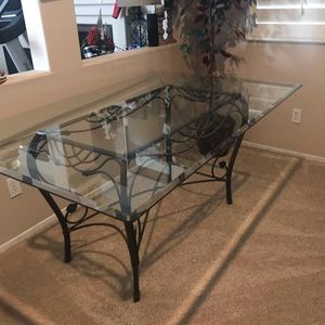 Dining room table & chairs